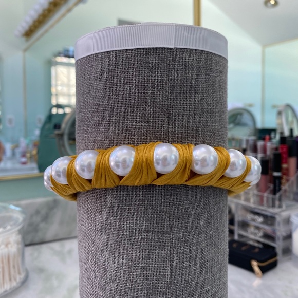 YELLOW PEARL HAEDBAND - Picture 3 of 7